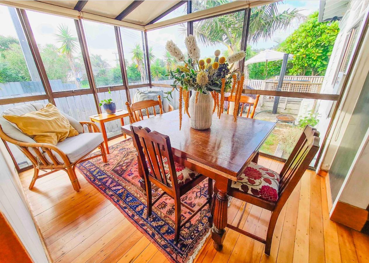Cabbage Tree - Summer Or Winter Beachfront Haven Holiday home Papamoa