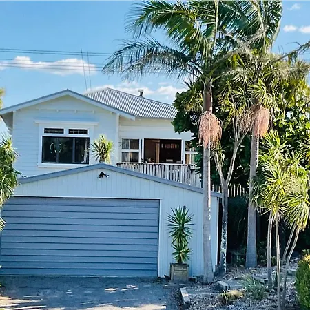 Cabbage Tree - Summer Or Winter Beachfront Haven Papamoa Exterior foto