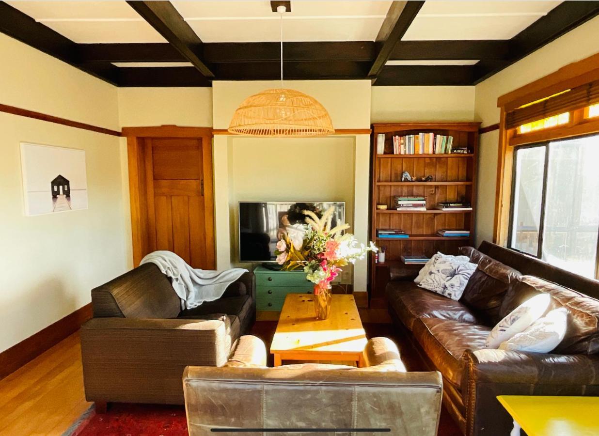Cabbage Tree - Summer Or Winter Beachfront Haven Holiday home