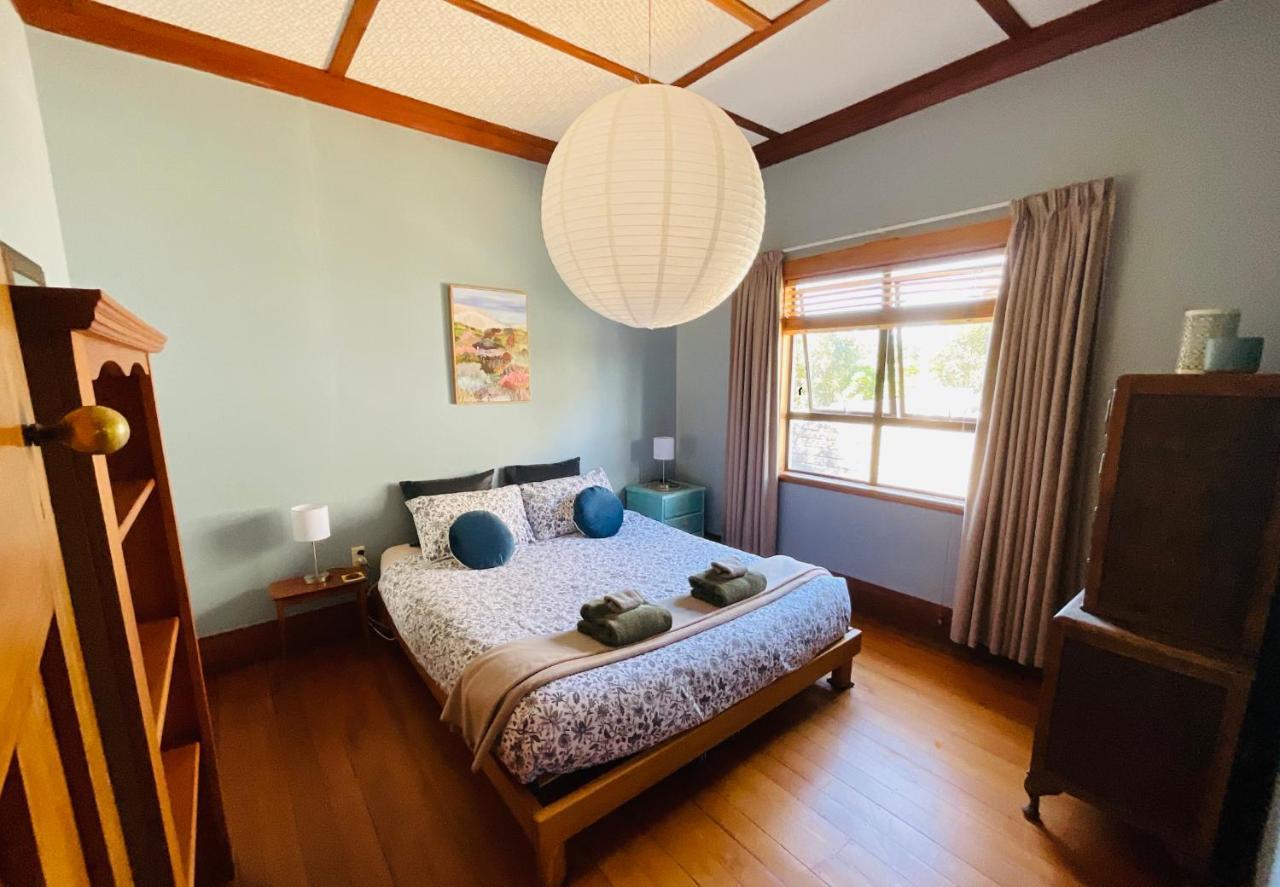 Cabbage Tree - Summer Or Winter Beachfront Haven *