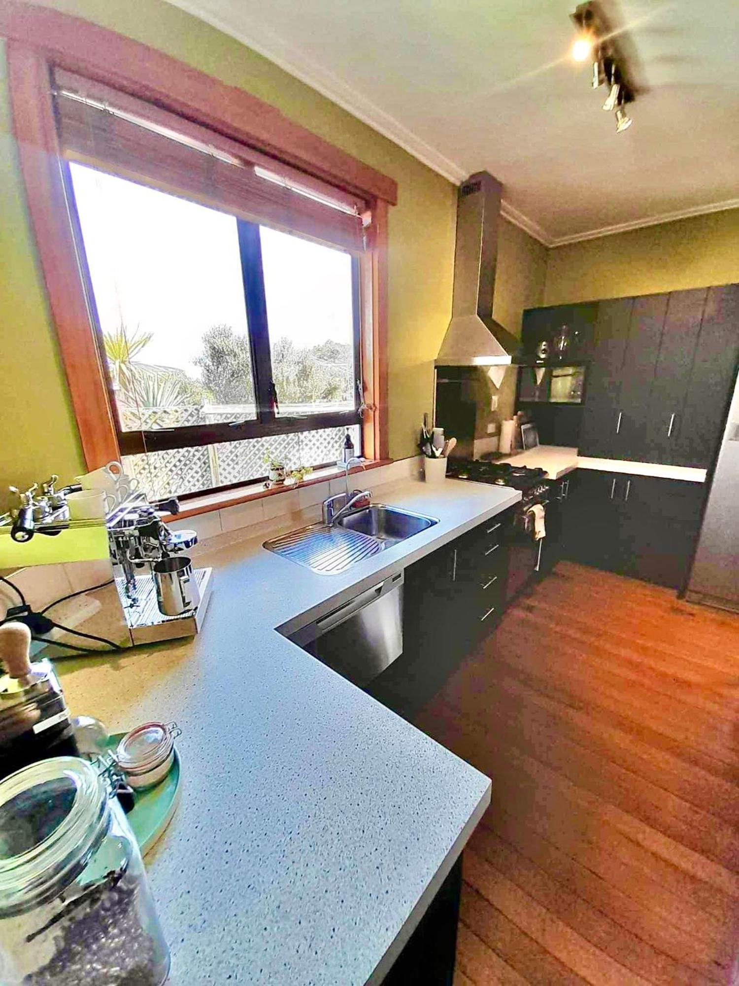 Cabbage Tree - Summer Or Winter Beachfront Haven Holiday home Papamoa